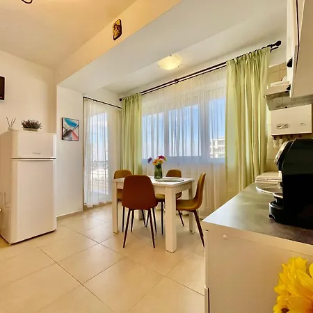 Nico Sea View Apartamento *